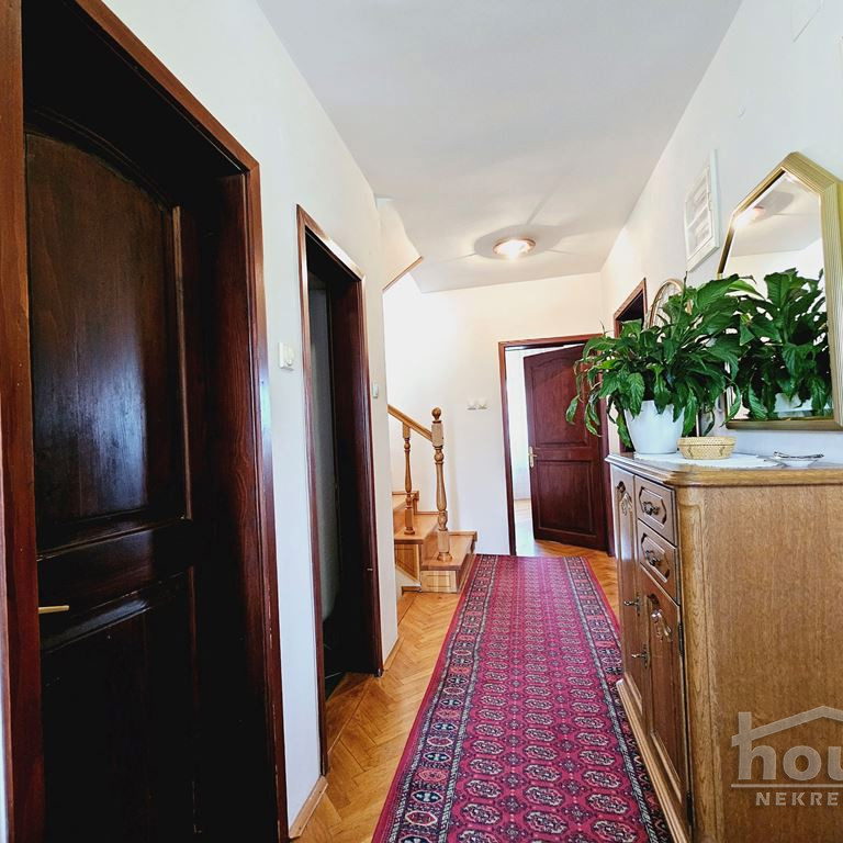 Kuća na prodaju, Tatarsko Brdo, Novi Sad, 210m², 1. sprat, 470.000 €