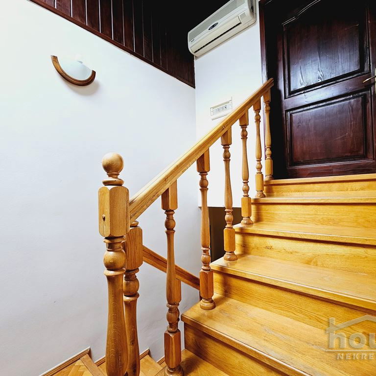 Kuća na prodaju, Tatarsko Brdo, Novi Sad, 210m², 1. sprat, 470.000 €