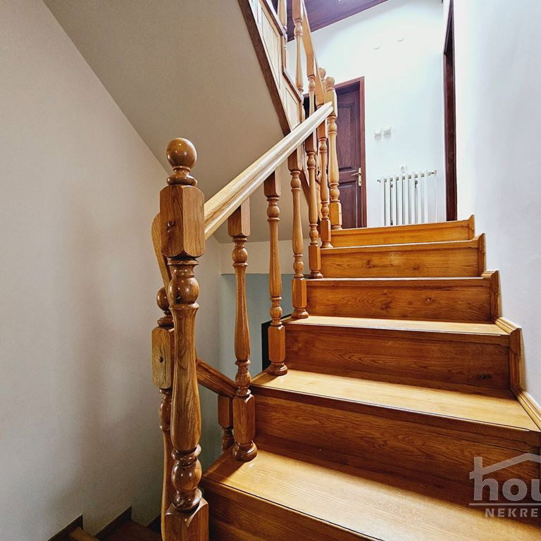 Kuća na prodaju, Tatarsko Brdo, Novi Sad, 210m², 1. sprat, 470.000 €