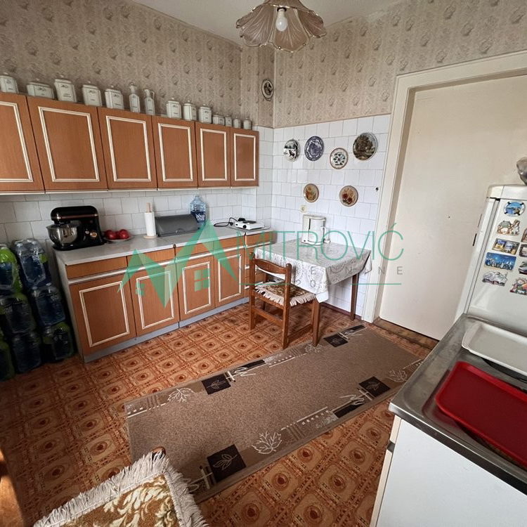 Kuća Prodaja Novi Sad  234 m2