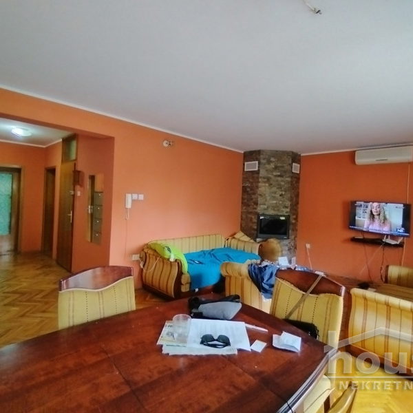 Kuća Prodaja Novi Sad  300 m2