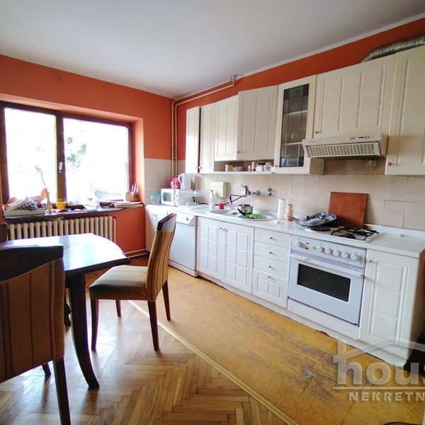 Kuća Prodaja Novi Sad  300 m2