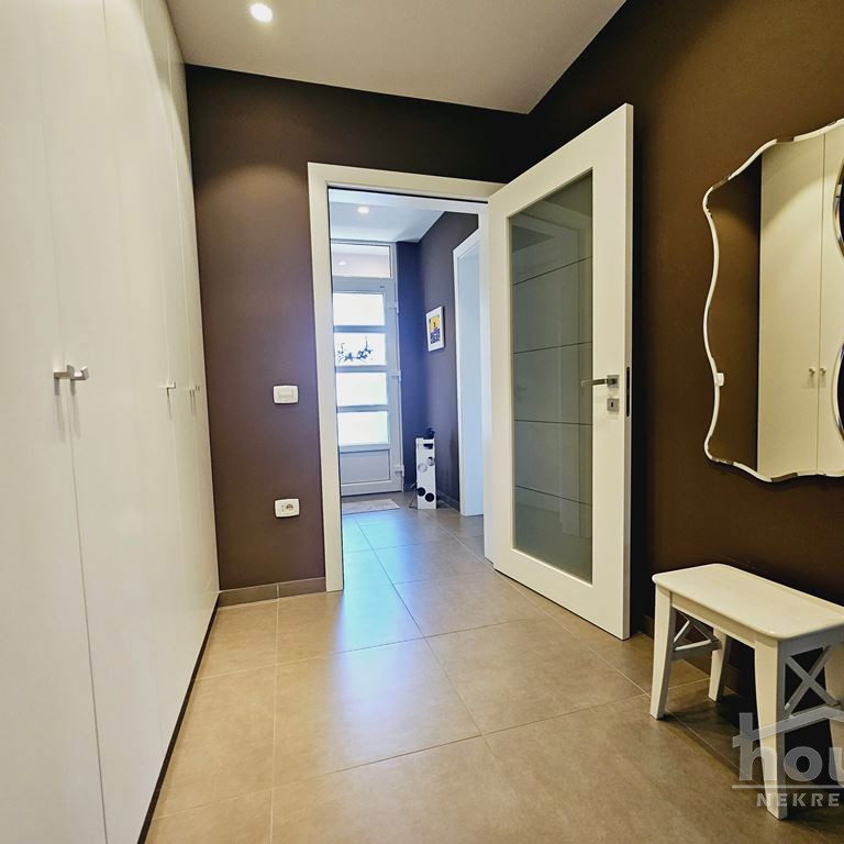 Kuća Prodaja Novi Sad  333 m2