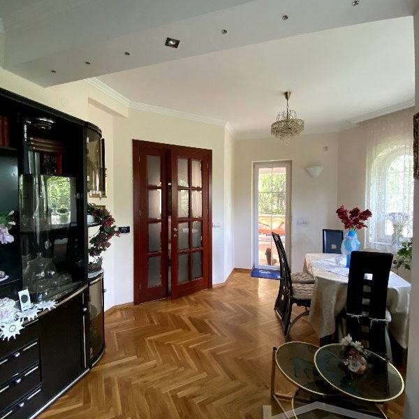 Kuća Prodaja Novi Sad  304 m2