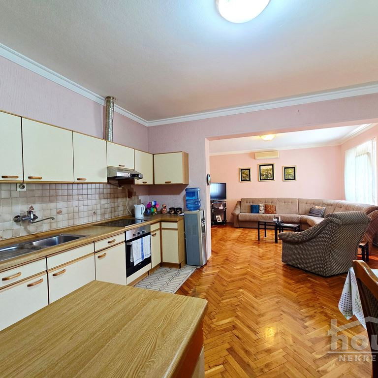 Kuća na prodaju, Zmajevo, Vrbas, 255m², 150.000 €