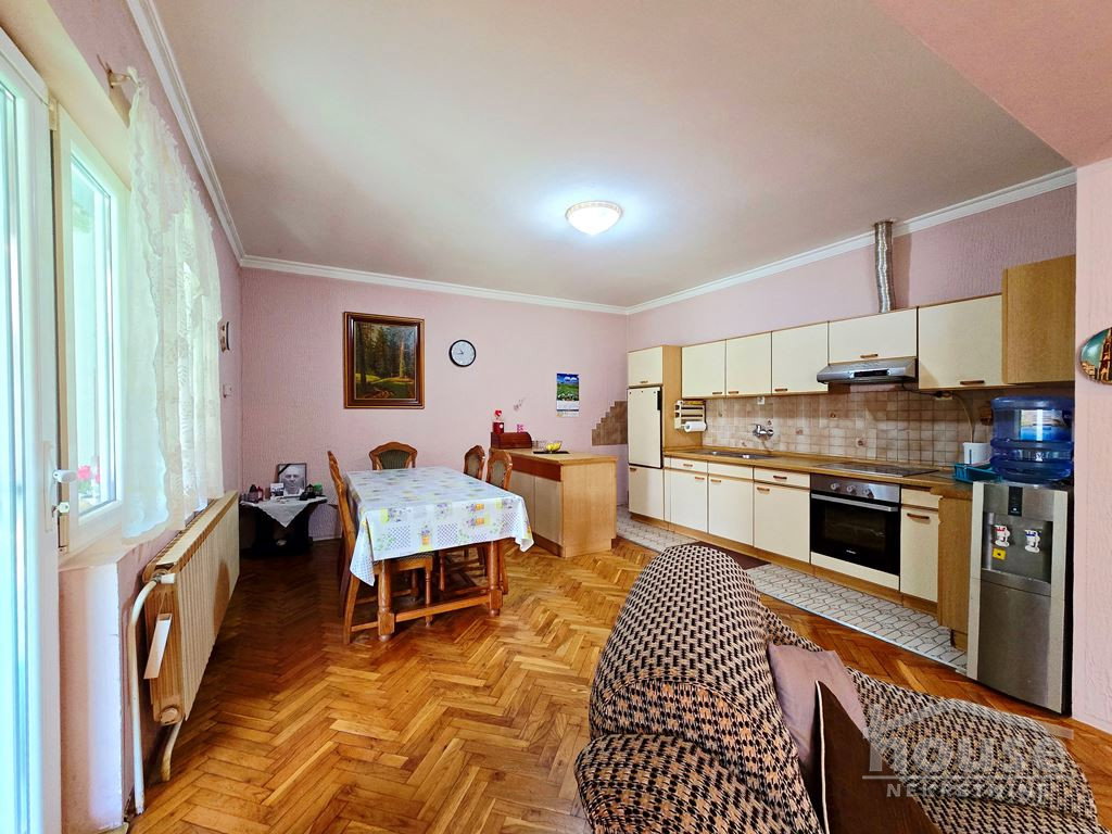 Kuća na prodaju, Zmajevo, Vrbas, 255m², 150.000 €
