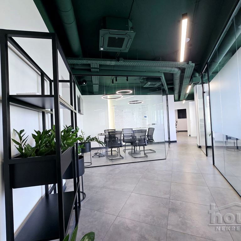 Lokal Prodaja Novi Sad  291 m2