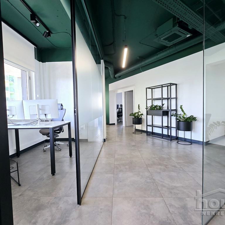 Lokal Prodaja Novi Sad  291 m2