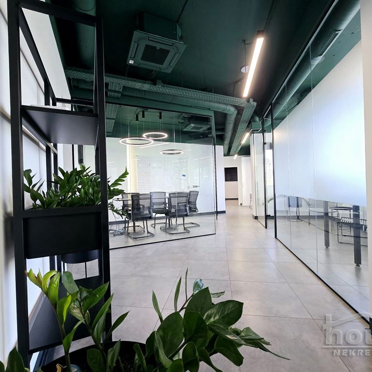 Lokal Prodaja Novi Sad  291 m2