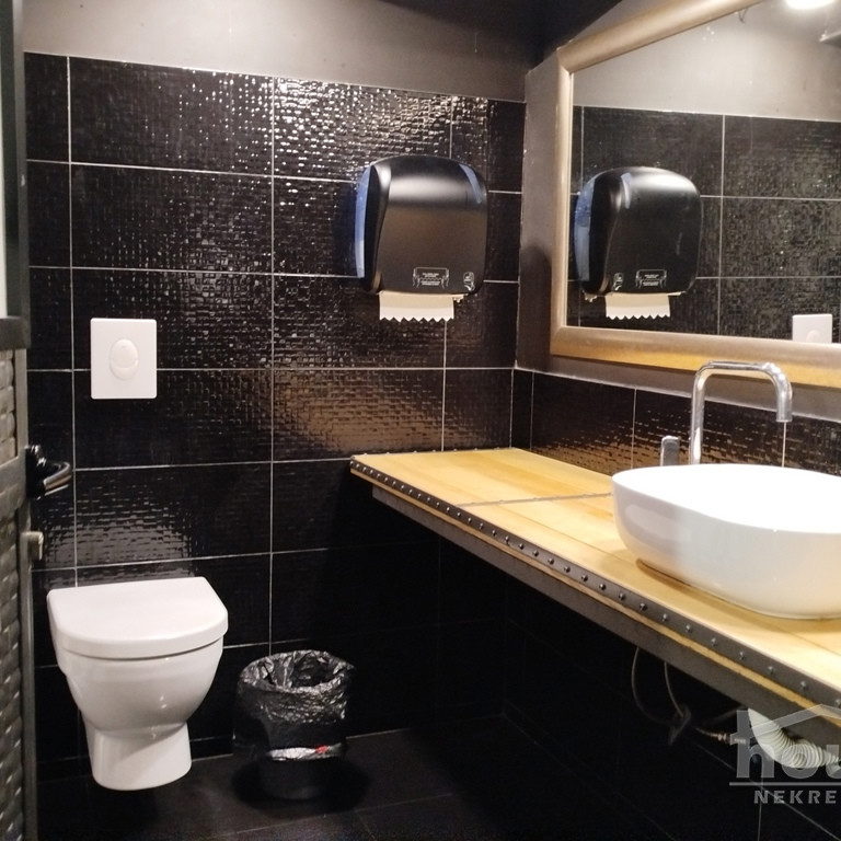 Lokal Prodaja Novi Sad  1650 m2