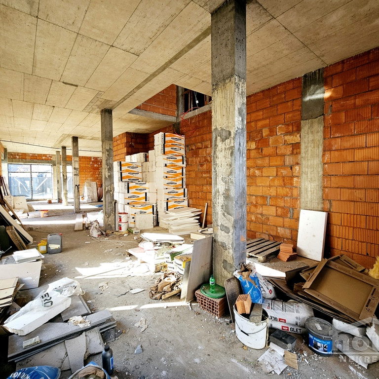 Lokal Prodaja Novi Sad  208 m2