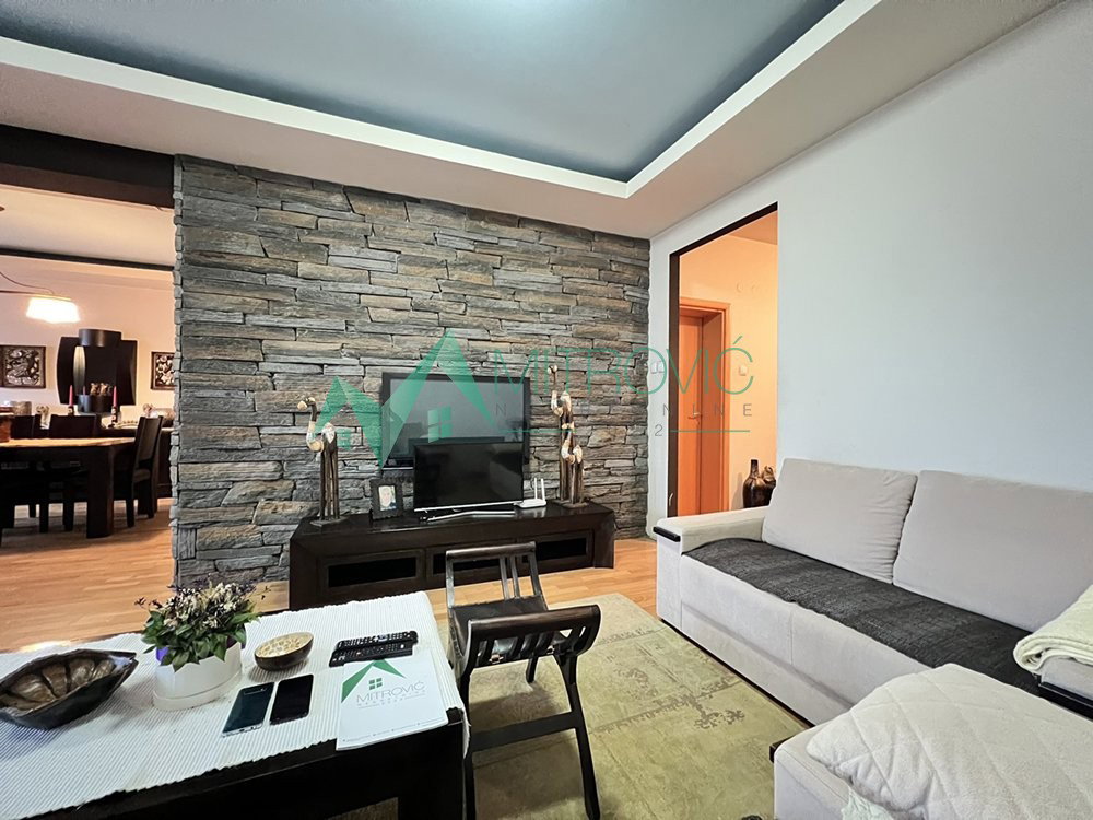 Četvorosoban stan na prodaju, Bulevar Oslobođenja, Novi Sad, 134m², 309.000 €