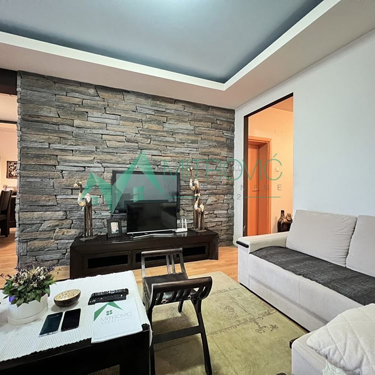 Četvorosoban stan na prodaju, Bulevar Oslobođenja, Novi Sad, 134m², 309.000 €