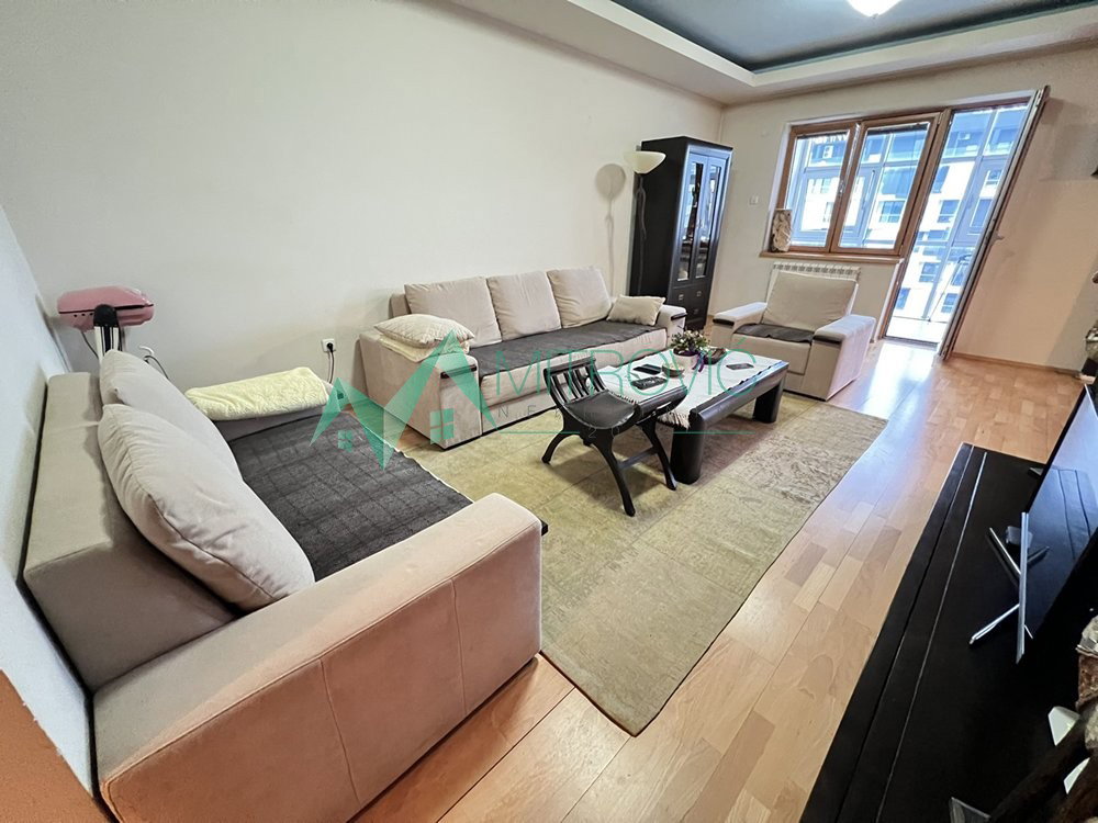 Četvorosoban stan na prodaju, Bulevar Oslobođenja, Novi Sad, 134m², 309.000 €