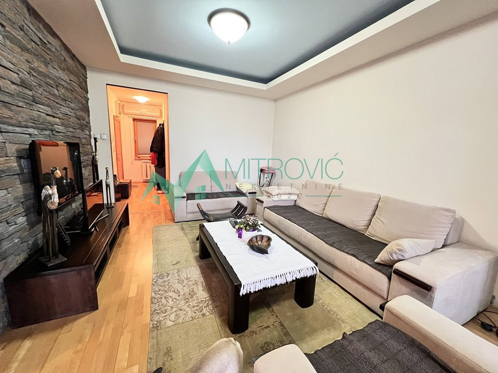 Četvorosoban stan na prodaju, Bulevar Oslobođenja, Novi Sad, 134m², 309.000 €