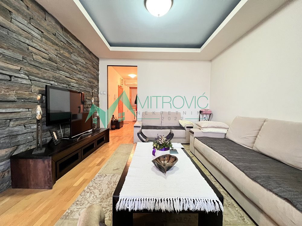 Četvorosoban stan na prodaju, Bulevar Oslobođenja, Novi Sad, 134m², 309.000 €