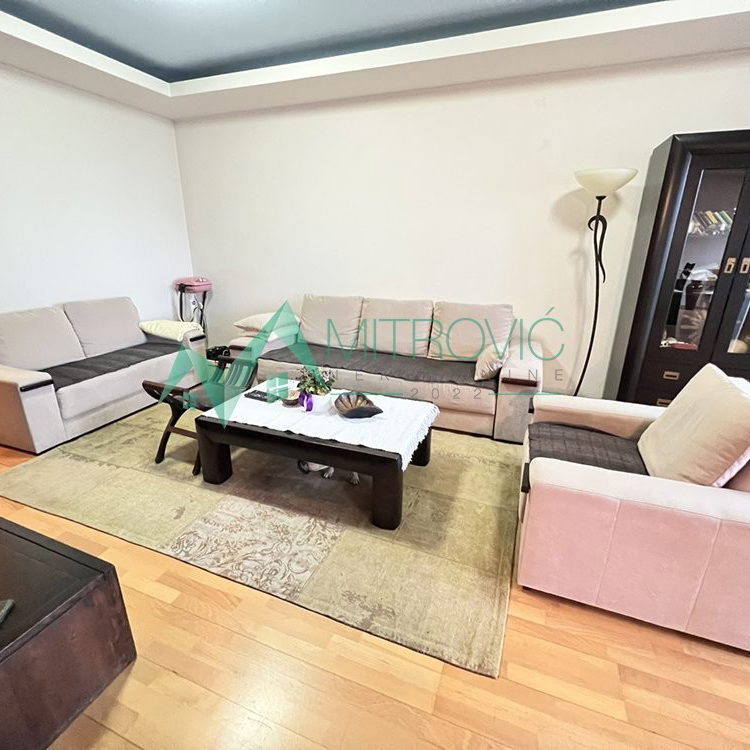 Četvorosoban stan na prodaju, Bulevar Oslobođenja, Novi Sad, 134m², 309.000 €