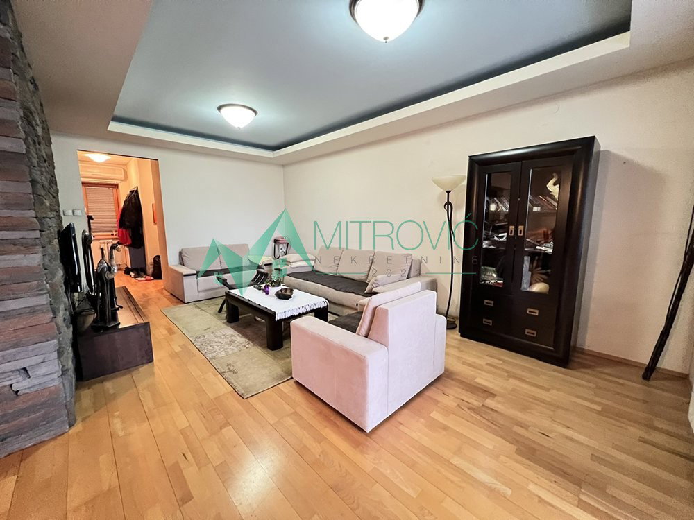 Četvorosoban stan na prodaju, Bulevar Oslobođenja, Novi Sad, 134m², 309.000 €