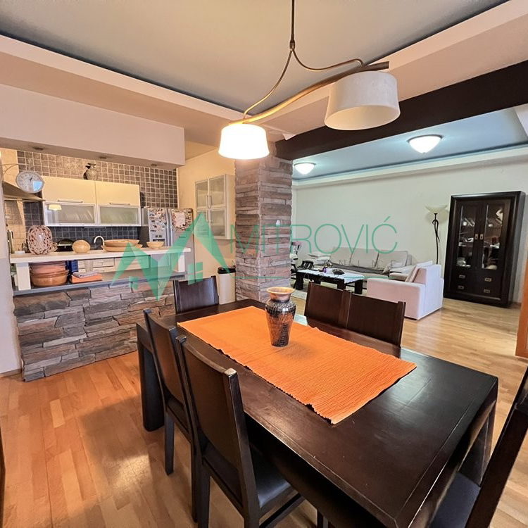 Četvorosoban stan na prodaju, Bulevar Oslobođenja, Novi Sad, 134m², 309.000 €