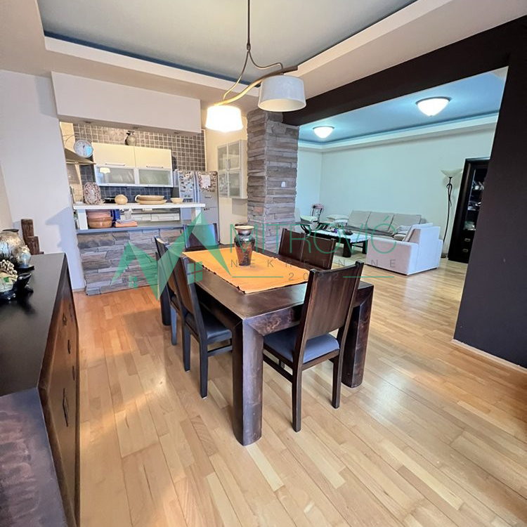 Četvorosoban stan na prodaju, Bulevar Oslobođenja, Novi Sad, 134m², 309.000 €