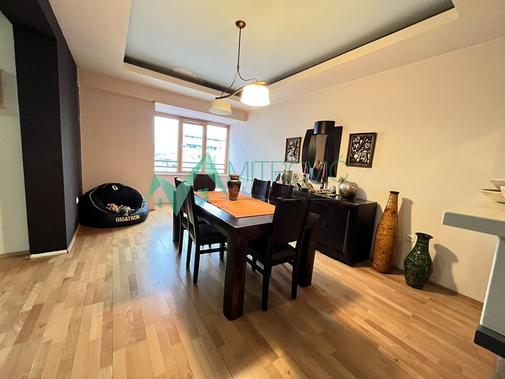 Četvorosoban stan na prodaju, Bulevar Oslobođenja, Novi Sad, 134m², 309.000 €