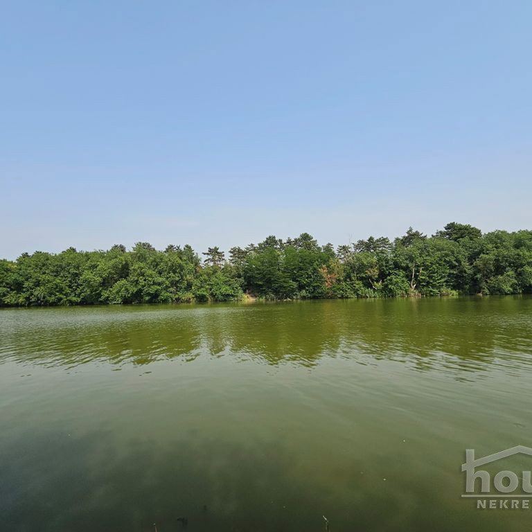 Plac Prodaja Novi Sad  751 m2