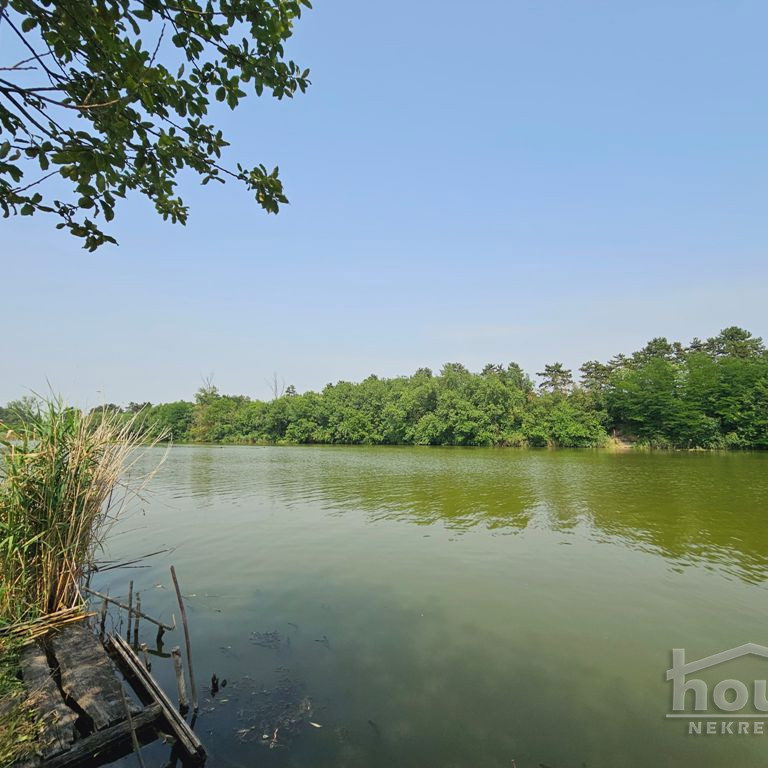Plac Prodaja Novi Sad  745 m2