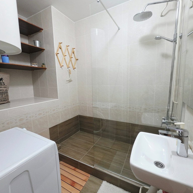 Dvosoban stan na prodaju, Cara Dušana, Novi Sad, 61m², 6. sprat, 149.000 €