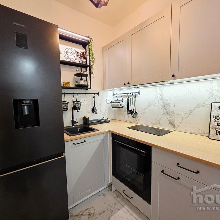 Stan Prodaja Novi Sad  42 m2