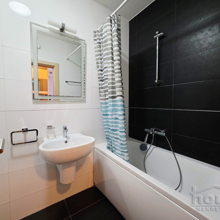 Dvosoban stan na prodaju, Bulevar Evrope, Novi Sad, 42m², 5. sprat, 140.000 €