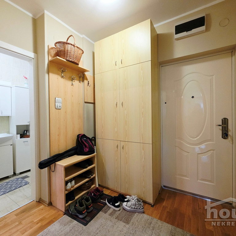 Jednoiposoban stan na prodaju, Bulevar Patrijarha Pavla, Novi Sad, 45m², 3. sprat, 135.000 €