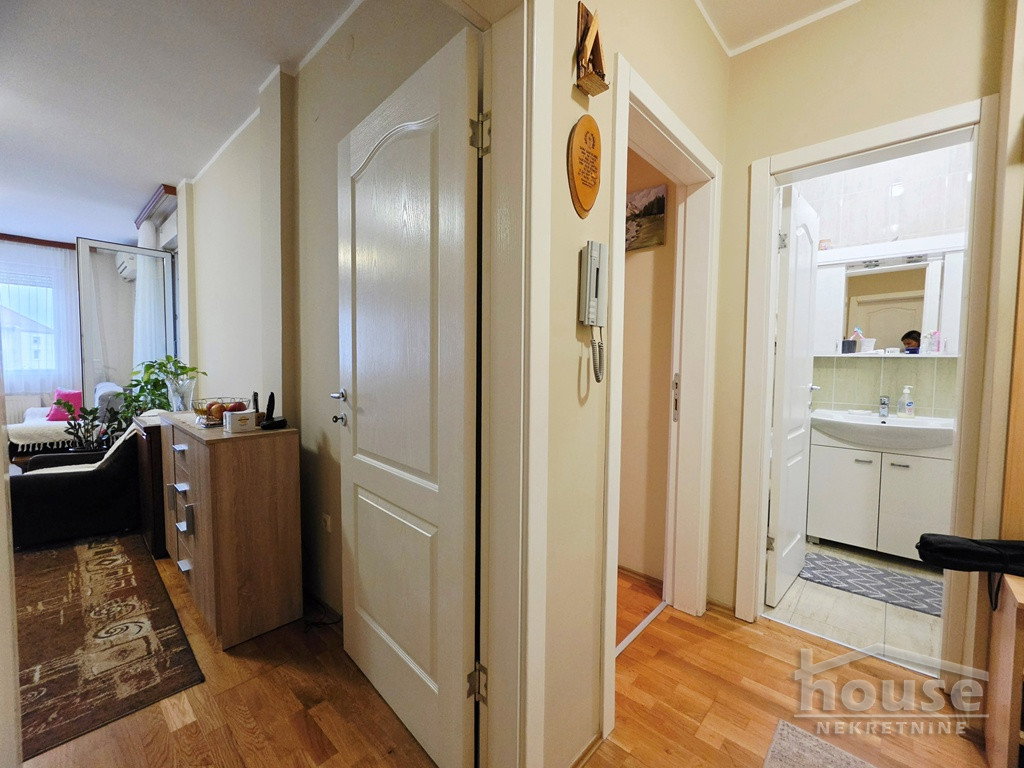 stanovi-1-5-re-bulevar-patrijarha-pavla-1102486-oshuz Jednoiposoban stan na prodaju, Bulevar Patrijarha Pavla, Novi Sad, 45m², 3. sprat, 135.000 €