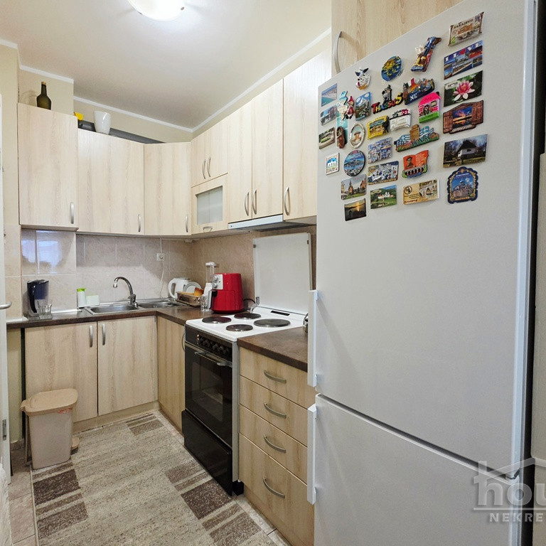 Jednoiposoban stan na prodaju, Bulevar Patrijarha Pavla, Novi Sad, 45m², 3. sprat, 135.000 €