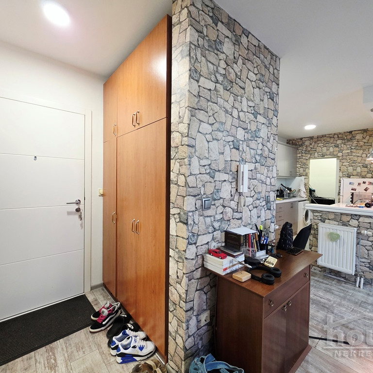 Jednoiposoban stan na prodaju, Centar, Novi Sad, 42m², 134.400 €