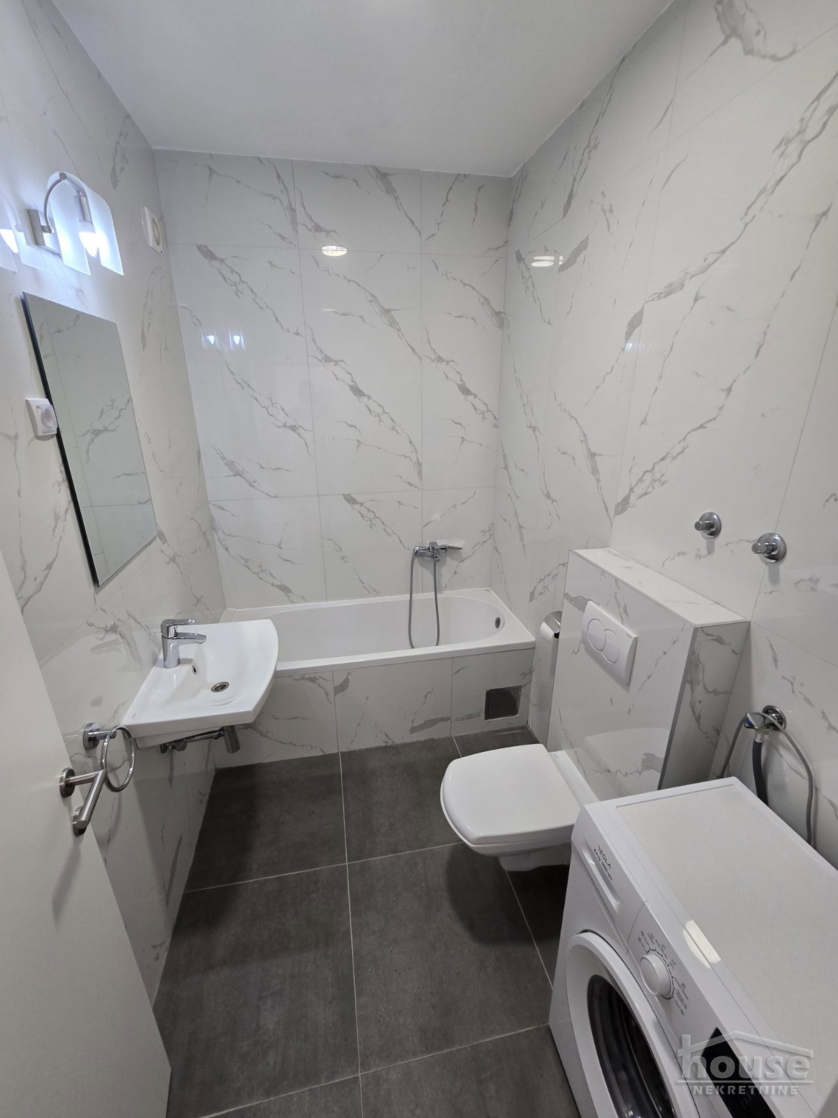 Stan Prodaja Novi Sad  37 m2