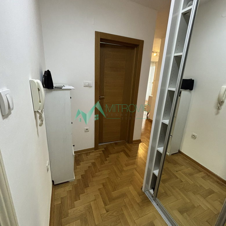 Jednoiposoban stan na prodaju, Sajmište, Novi Sad, 42m², 152.440 €