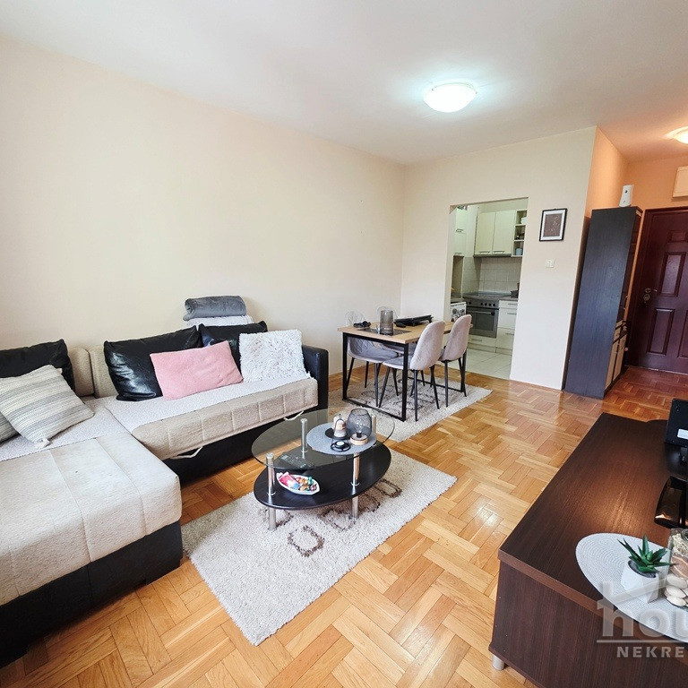 Stan Prodaja Novi Sad  37 m2