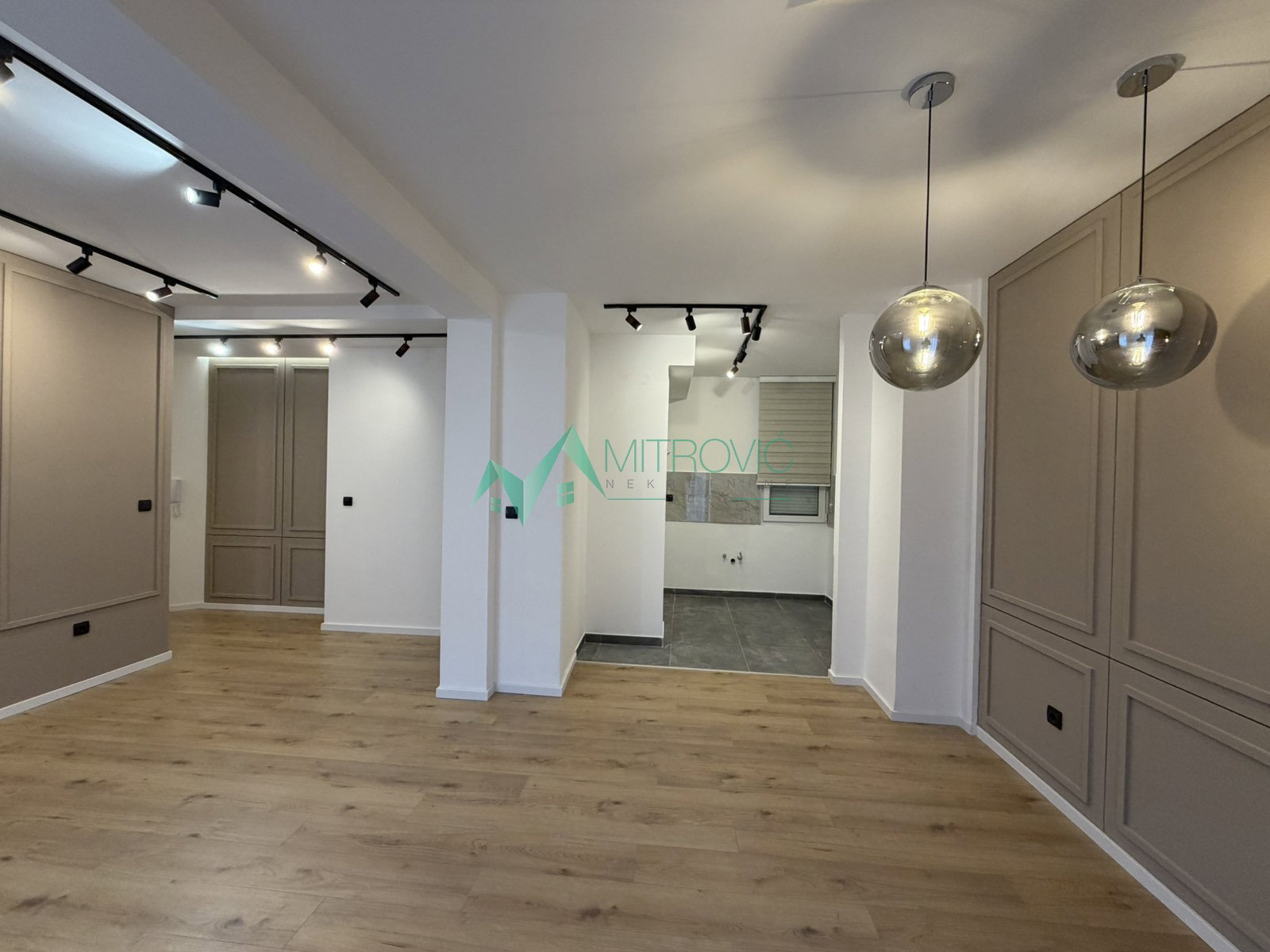 Dvoiposoban stan na prodaju, Centar, Novi Sad, 58m², 190.550 €