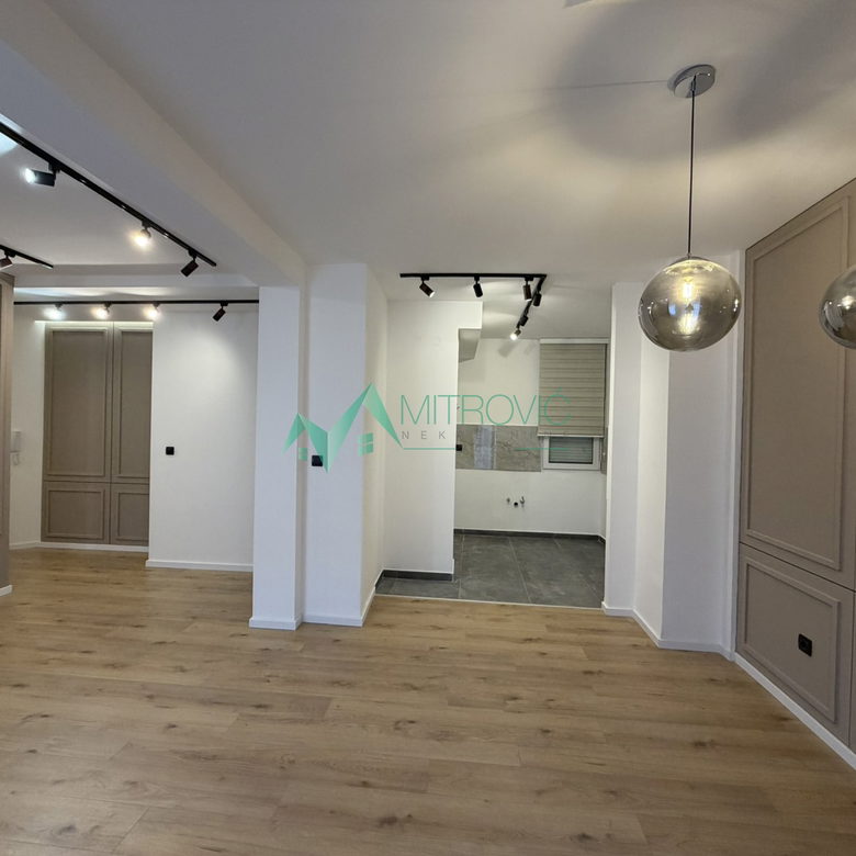 Dvoiposoban stan na prodaju, Centar, Novi Sad, 58m², 190.550 €