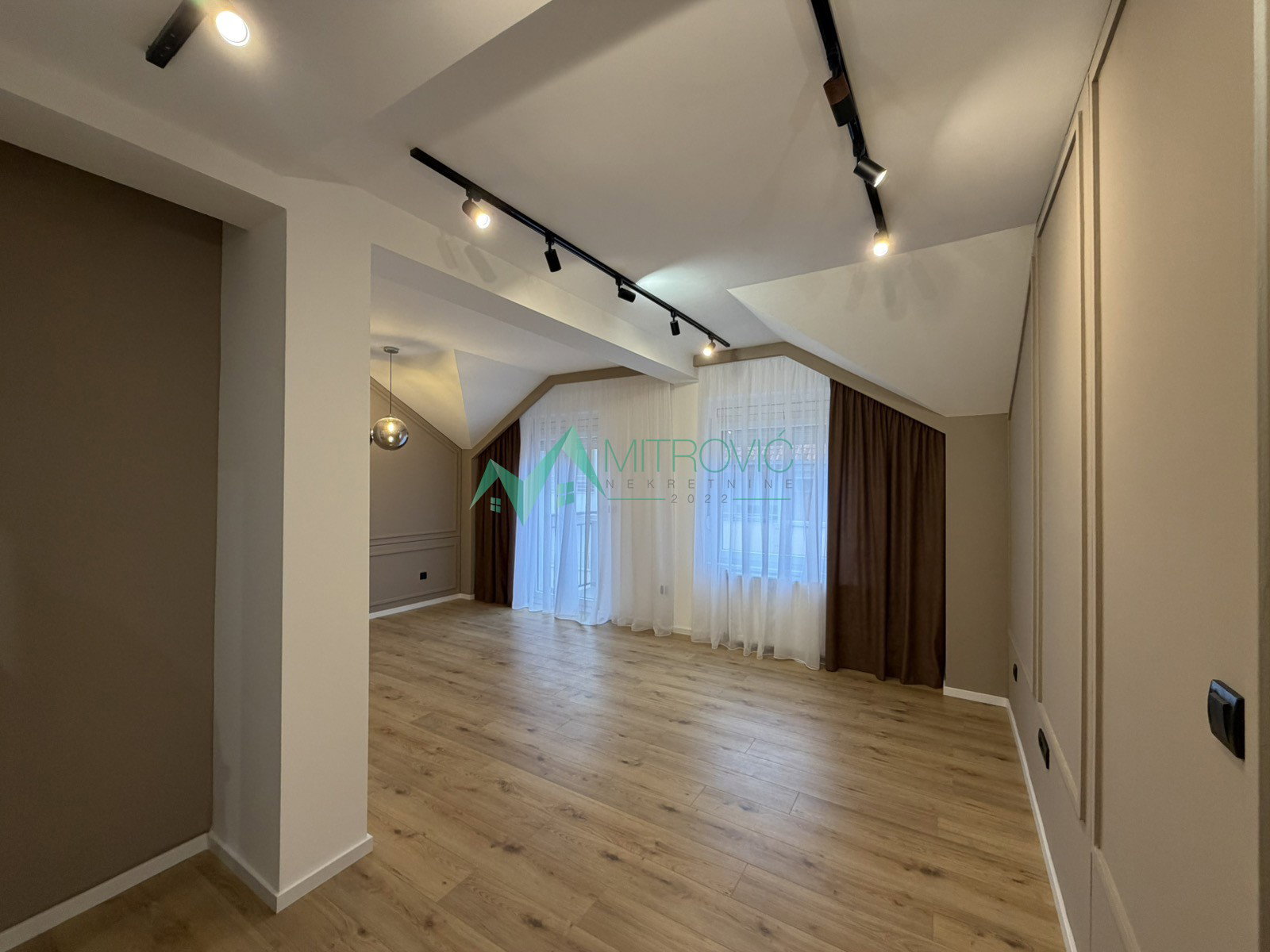 Dvoiposoban stan na prodaju, Centar, Novi Sad, 58m², 190.550 €