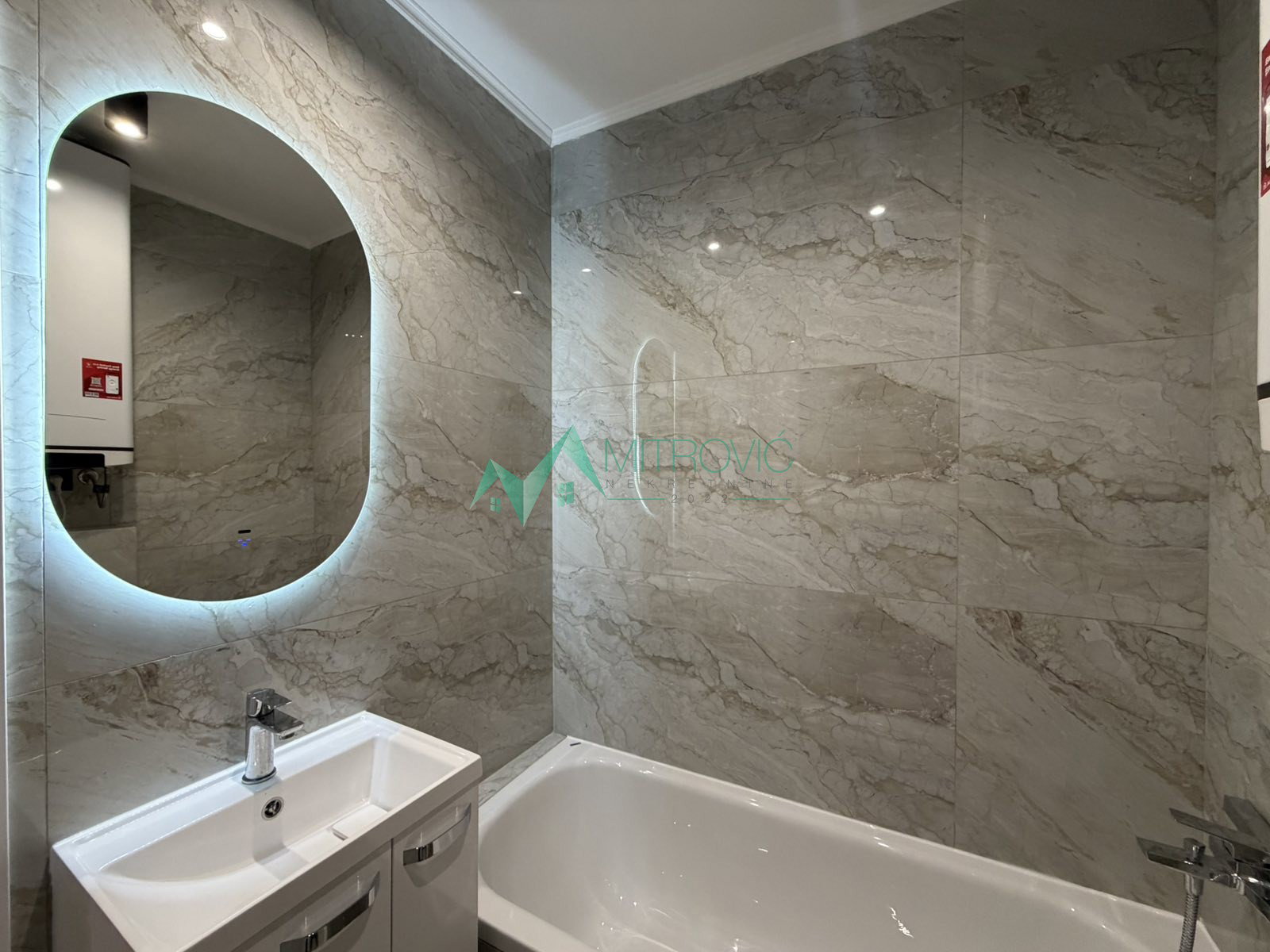 Dvoiposoban stan na prodaju, Centar, Novi Sad, 58m², 190.550 €
