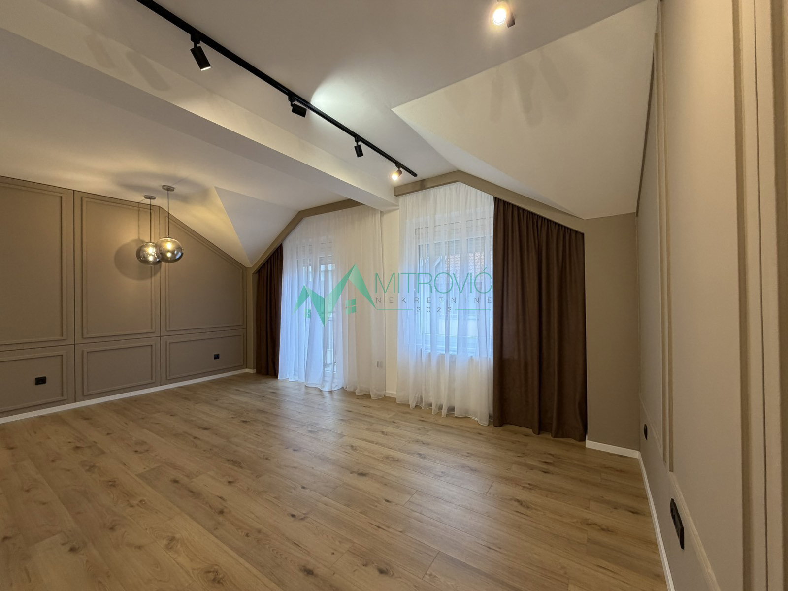 Dvoiposoban stan na prodaju, Centar, Novi Sad, 58m², 190.550 €