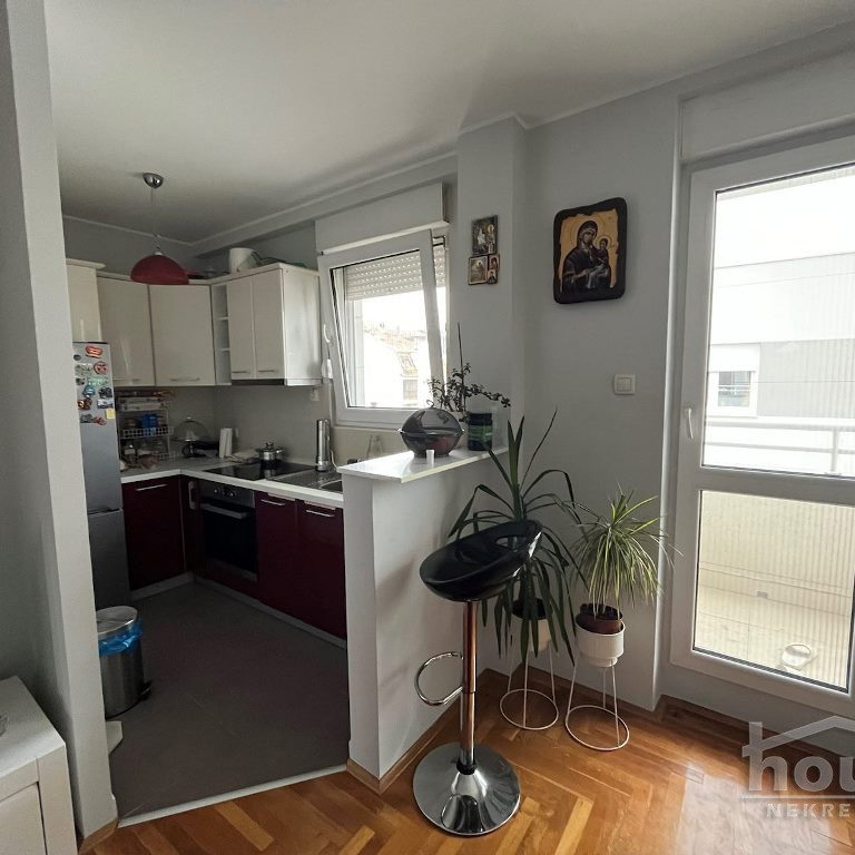Stan Prodaja Novi Sad  65 m2