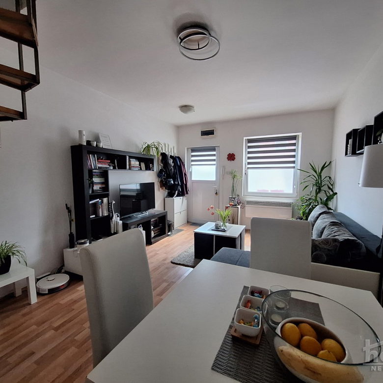 Stan Prodaja Novi Sad  50 m2