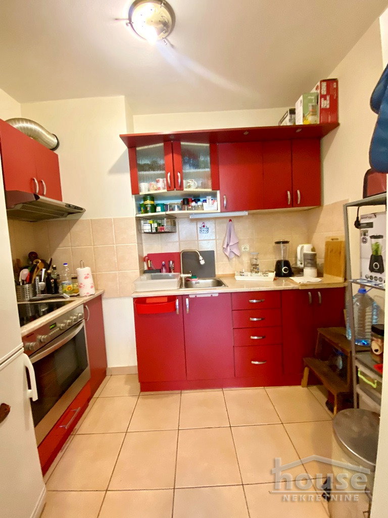 stanovi-2-5-re-bulevar-1061235-f25bv Dvoiposoban stan na prodaju, Bulevar Oslobođenja, Novi Sad, 65m², 1. sprat, 200.000 €