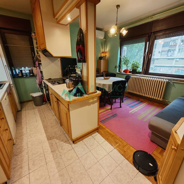 Dvoiposoban stan na prodaju, Bulevar Oslobođenja, Novi Sad, 65m², 204.200 €
