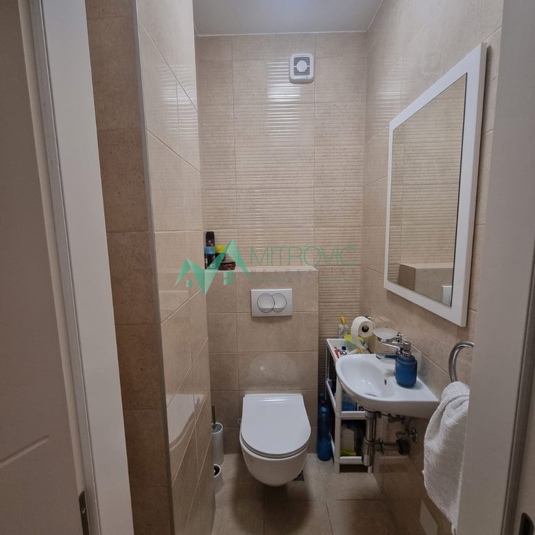 Dvoiposoban stan na prodaju, Bulevar Patrijarha Pavla, Novi Sad, 82m², 231.750 €