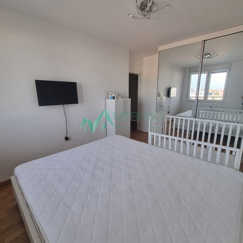 Dvoiposoban stan na prodaju, Bulevar Patrijarha Pavla, Novi Sad, 82m², 231.750 €