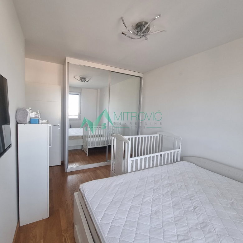 Dvoiposoban stan na prodaju, Bulevar Patrijarha Pavla, Novi Sad, 82m², 231.750 €