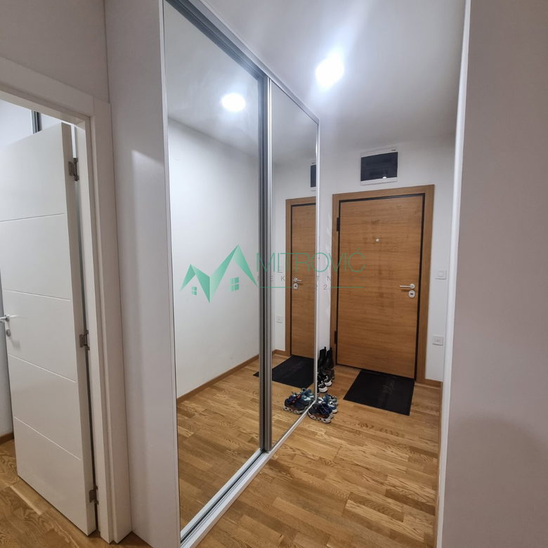 Dvoiposoban stan na prodaju, Bulevar Patrijarha Pavla, Novi Sad, 82m², 231.750 €